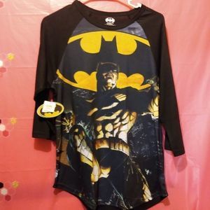 🎉NWT Journey's Batman Top
